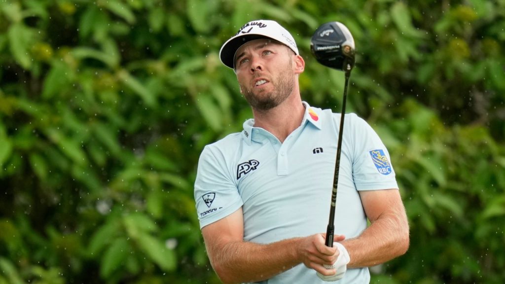 Sam Burns holds steady at soggy Oakmont to lead U.S. Open